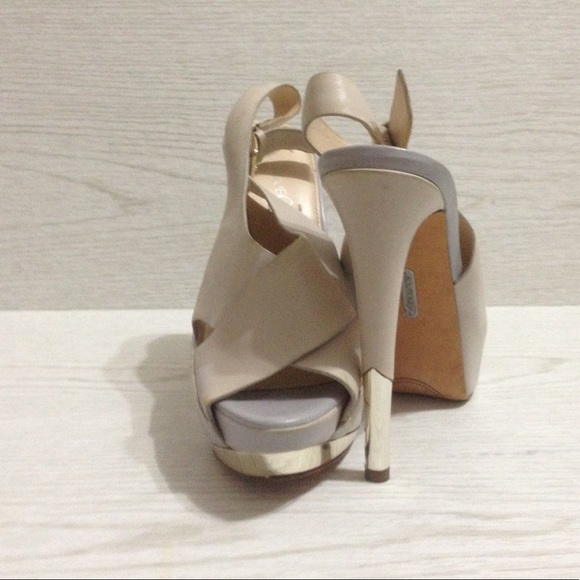 Shoes - Picture 1 of 3